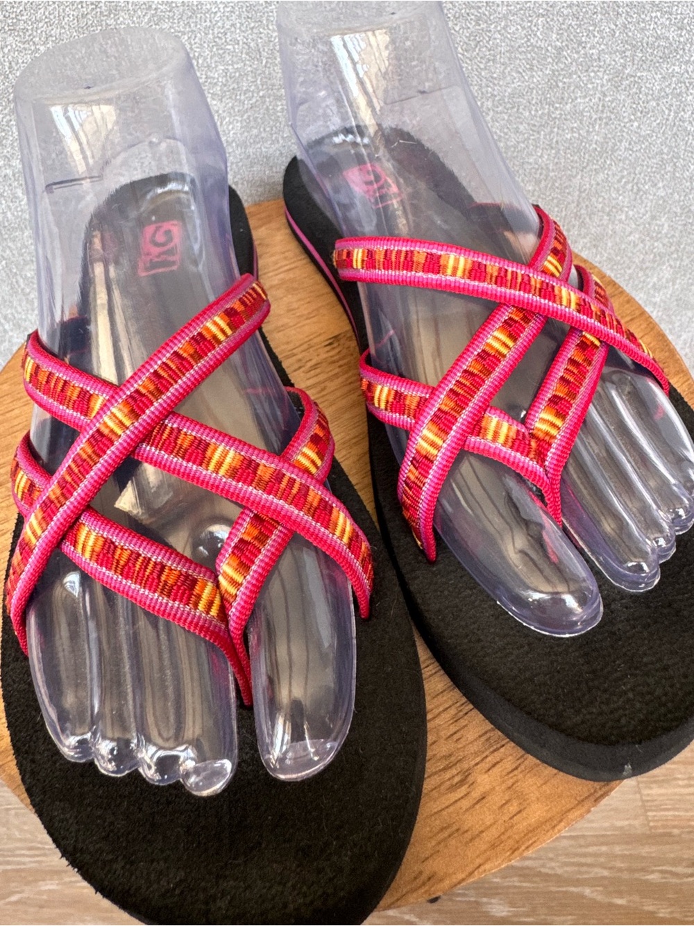 Teva Women's Olowahu Kaleidoscope Flip-flops Size 7 - Picture 6 of 12